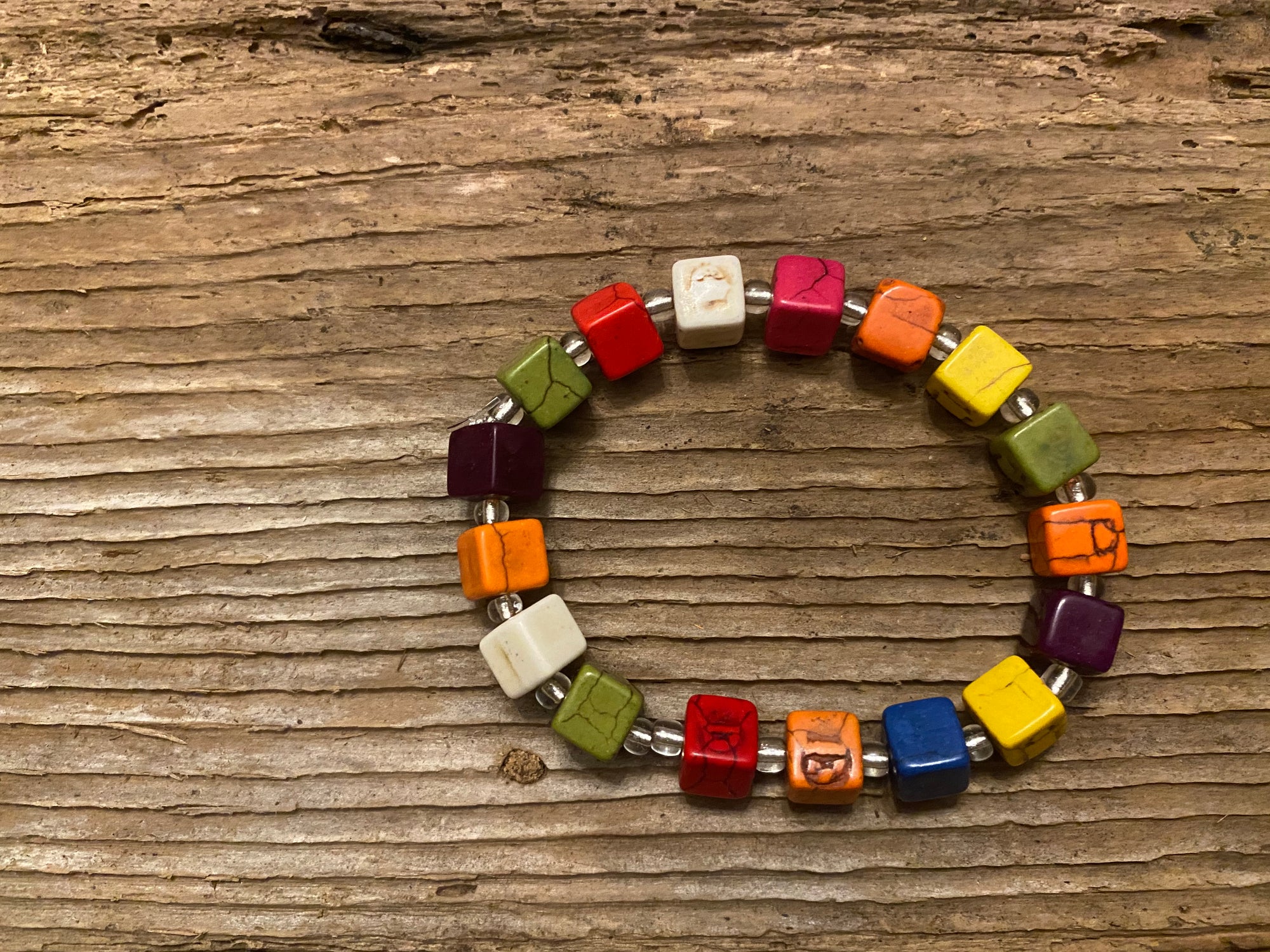 Bracelet square multi-colored howlite stones with clear spacers