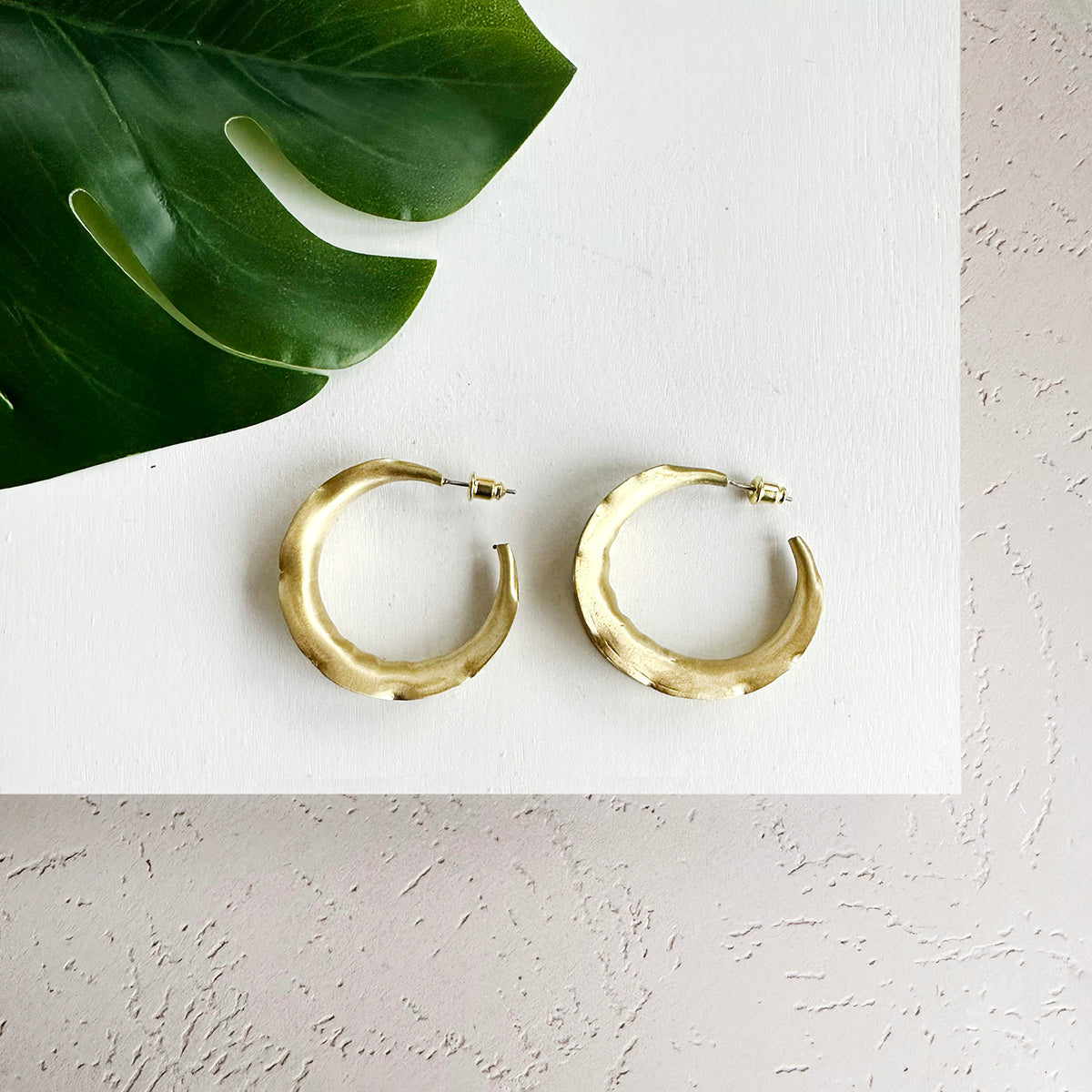 Wavy Hoops - Gold