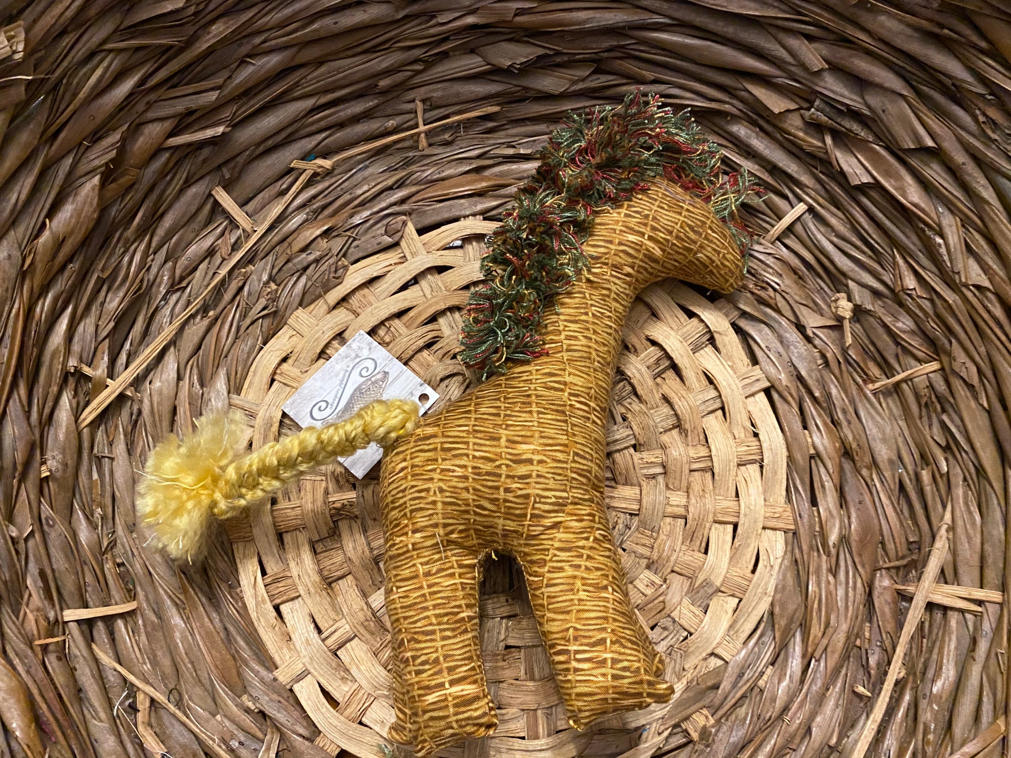 Giraffe gold basket weave