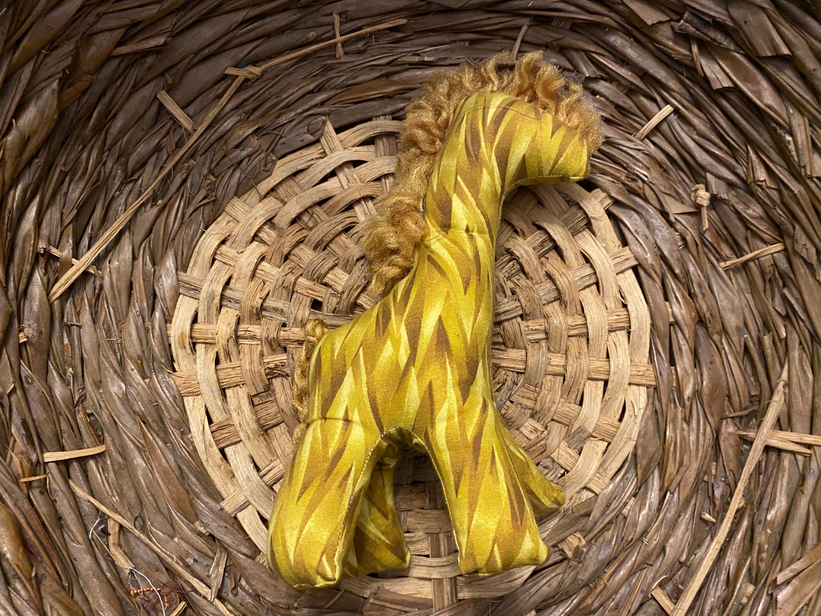 Giraffe yellow and gold swatches