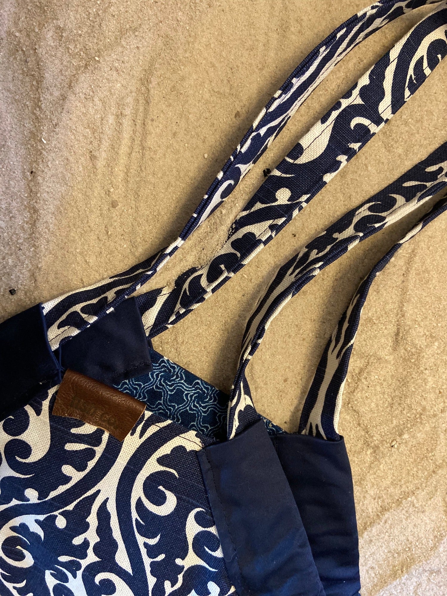 Mini Samaki- Navy and White Damask Pattern