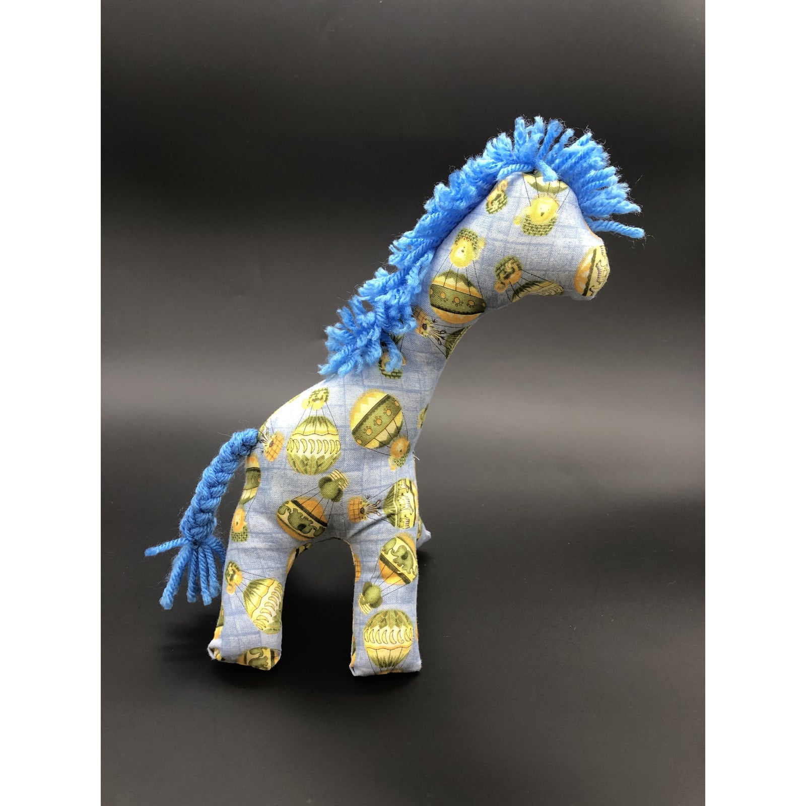 Giraffe blue with hot air balloons